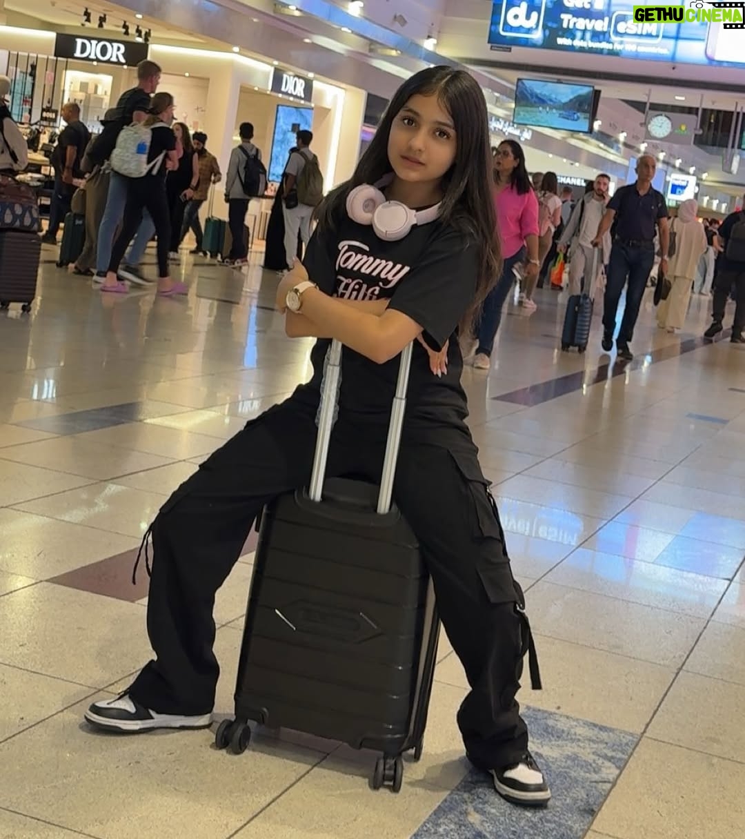 Arshriddh - 10.7K Likes - Airport look 😎😍😜 
Comment ur favourite pic with ❤️!!!!