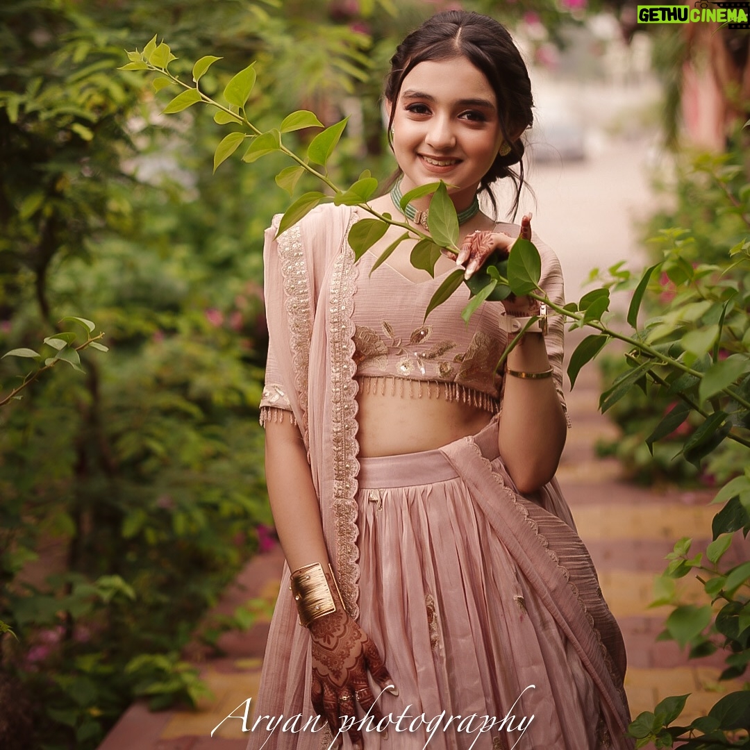 Arshriddh - 10.7K Likes - It was a task to choose these pictures 🥹❤️
I loved them all so much ☺️🥰💄

Comment ur favorite picture❤️🧿