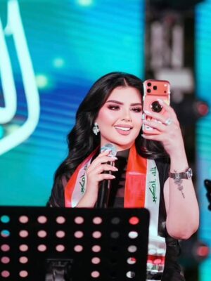 Aseel Hameem Instagram - كان يوم جميل جدا و من الحفلات اللي بتنحفر بذاكرتي وبالنسبه لي هي نقطة تحول لحفلاتي بالعراق احبكم وانتوا سندي ومصدر قوتي وكل الحب لكل من حضر الحفل شفت عيونكم ولمست فرحتكم و صلني حبكم والله لا يحرمني منكم
#اصيل_هميم
#اليوم_الوطني_العراقي
#instgram