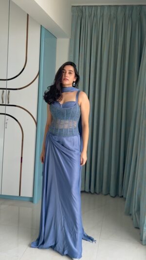 Asfi Javed Instagram - this dress is so dreamy 🤌🏻

Wearing - @evabledesigns 

@oakpinionpr