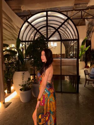 Asfi Javed Instagram - 🧩
Wearing - @aniclothing.in