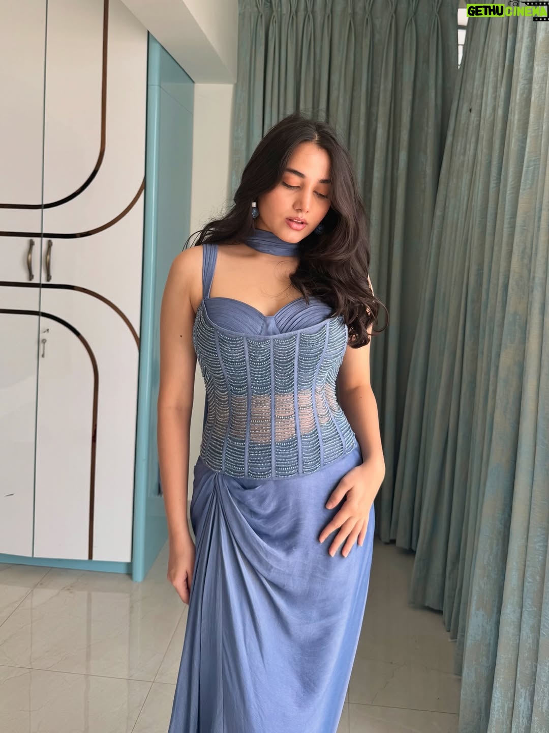 Asfi Javed - 4.4K Likes - 🪭

wearing - @evabledesigns