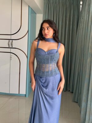 Asfi Javed Instagram - 🪭

wearing - @evabledesigns