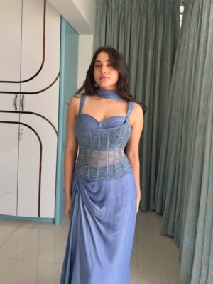 Asfi Javed Instagram - 🪭

wearing - @evabledesigns