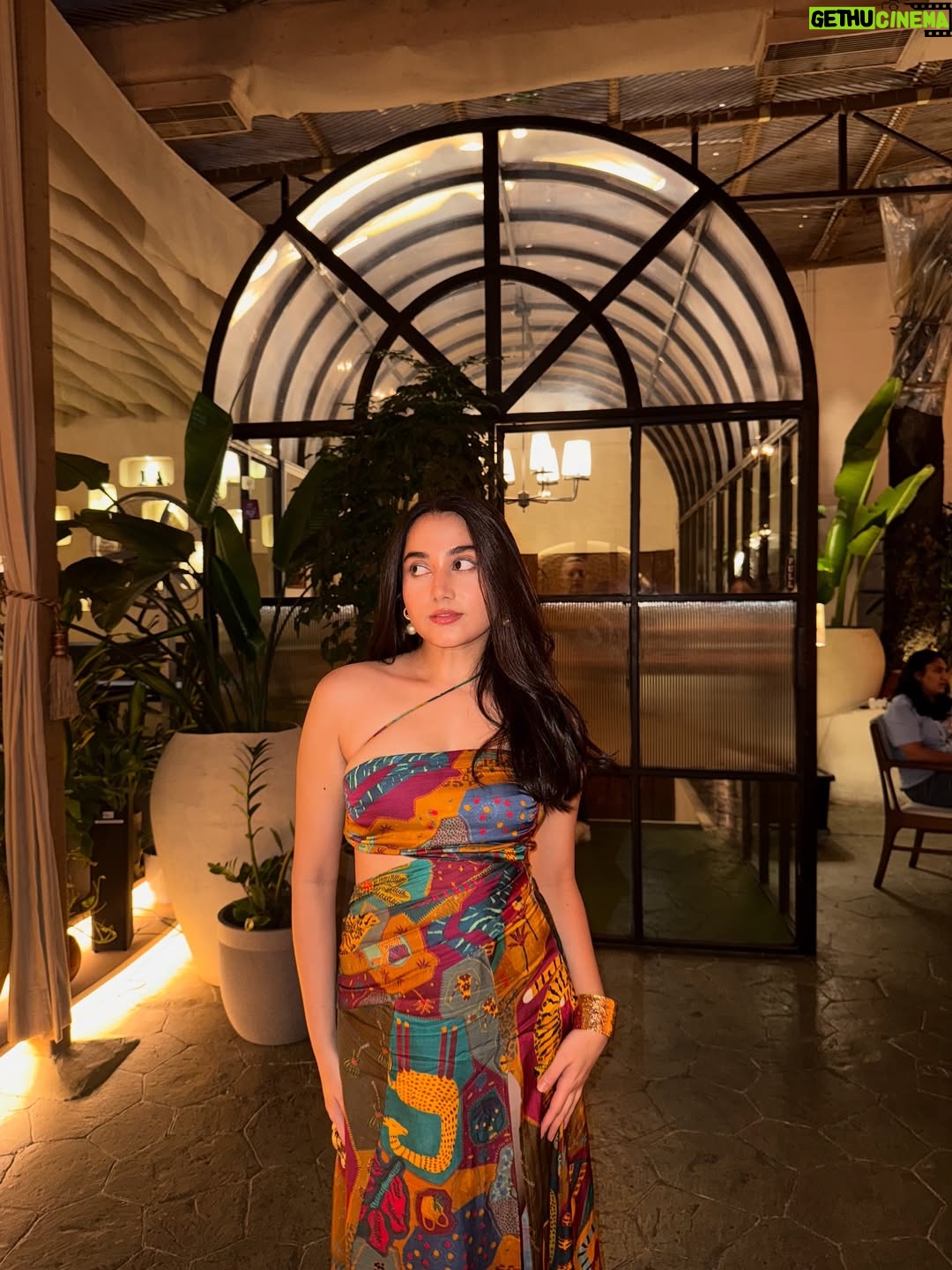 Asfi Javed - 10.3K Likes - 🧩

Wearing - @aniclothing.in