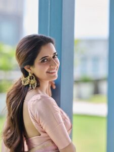 Actress Ashika Ranganath HD Photos and Wallpapers September 2025