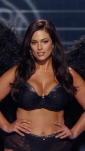 Actress Ashley Graham HD Photos and Wallpapers October 2025