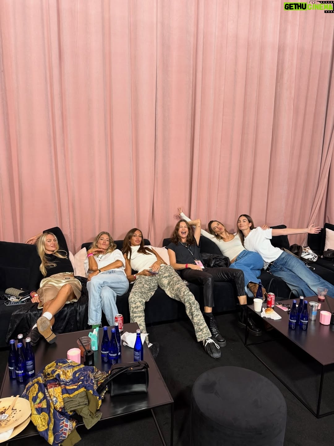Ashley Graham - 514.4K Likes - THAT WAS SO MUCH FUN!!!! thank you @victoriassecret for having me 🪽💕 it means to much to me that I get to represent the curvy girls on your runway