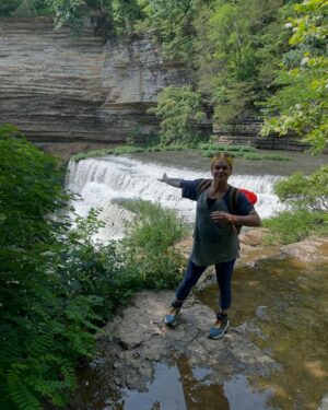 Ashley McBryde Instagram - Today marks 3 years. Since my last drink. My last time being “that guy” in my social and professional circles. The last panicked phone call for help. The final slip up that caused the intervention  from those that love me  and the shift in me allowing me to say “that’s enough”. The details are known by those who are deserving of such painful information. Gratitude is the guiding light today. Grief is okay. A version of me had to die off so I could become myself. I have love for her and every other version of me that had to exist so I could stand by this waterfall today. Thank you for the ability to stand here. Celebrating by connecting to Mother Earth was just the kind of party I needed. If you’re struggling , reach out. You aren’t alone and don’t have to be. You’re gonna be delighted at how many of us there are. I love you, keep going.