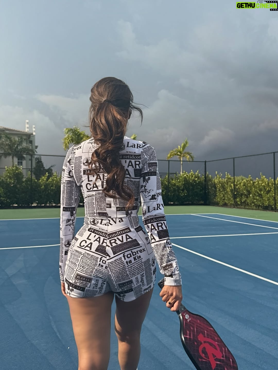 Ashu Reddy - 336.5K Likes - Breaking NEWS all the time! 🗞️😎 #ashureddy #fashioninprint #pickleball #stayinstyle #beultimatelyyou ⭐️🌹