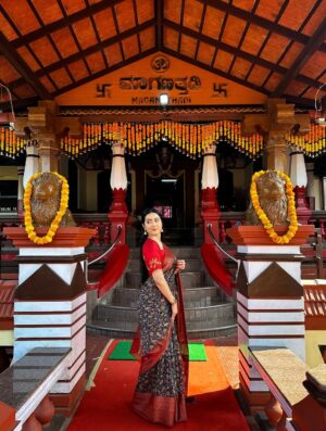 Ashvithi Shetty Instagram - Namma Guthu (ancestral) Mane ā„ļø
Blouse @viha.alankar š