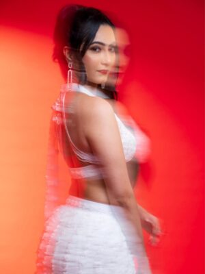 Ashvithi Shetty Instagram - SIIMA 2025
A tribute to the timeless charm of Saroja Devi, this all-white look sparkles with pearls and subtle shine.
A modern take on retro elegance where purity meets grace, and classic beauty feels new again.
Team:
Styling @khushi_jagadisha
Outfit @advayabangalore
Accessories @nk_jewelshouse
Photography @nithishayyod
Makeup @makeoverby_roopakala
Hair @sparkle_makeover_by_bharathi
Studio @asdreamstudio
Bag @sachii_by_kiran
Nails @cosmiclashesandnails