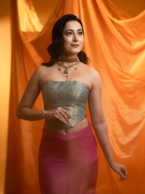 Ashvithi Shetty Instagram - SIIMA 2025
A tribute to the timeless grace of B. Saroja Devi , this look reimagines her elegance.
Look details corset inspired by her iconic blouse, and a skirt drawn from the hues of her saree .An ode to her legacy, stitched into the present.
Team:
Styling @khushi_jagadisha
Outfit @label_anvi
Photography @nithishayyod
Makeup @makeoverby_roopakala
Hair @sparkle_makeover_by_bharathi
Studio @asdreamstudio
Nails @cosmiclashesandnails