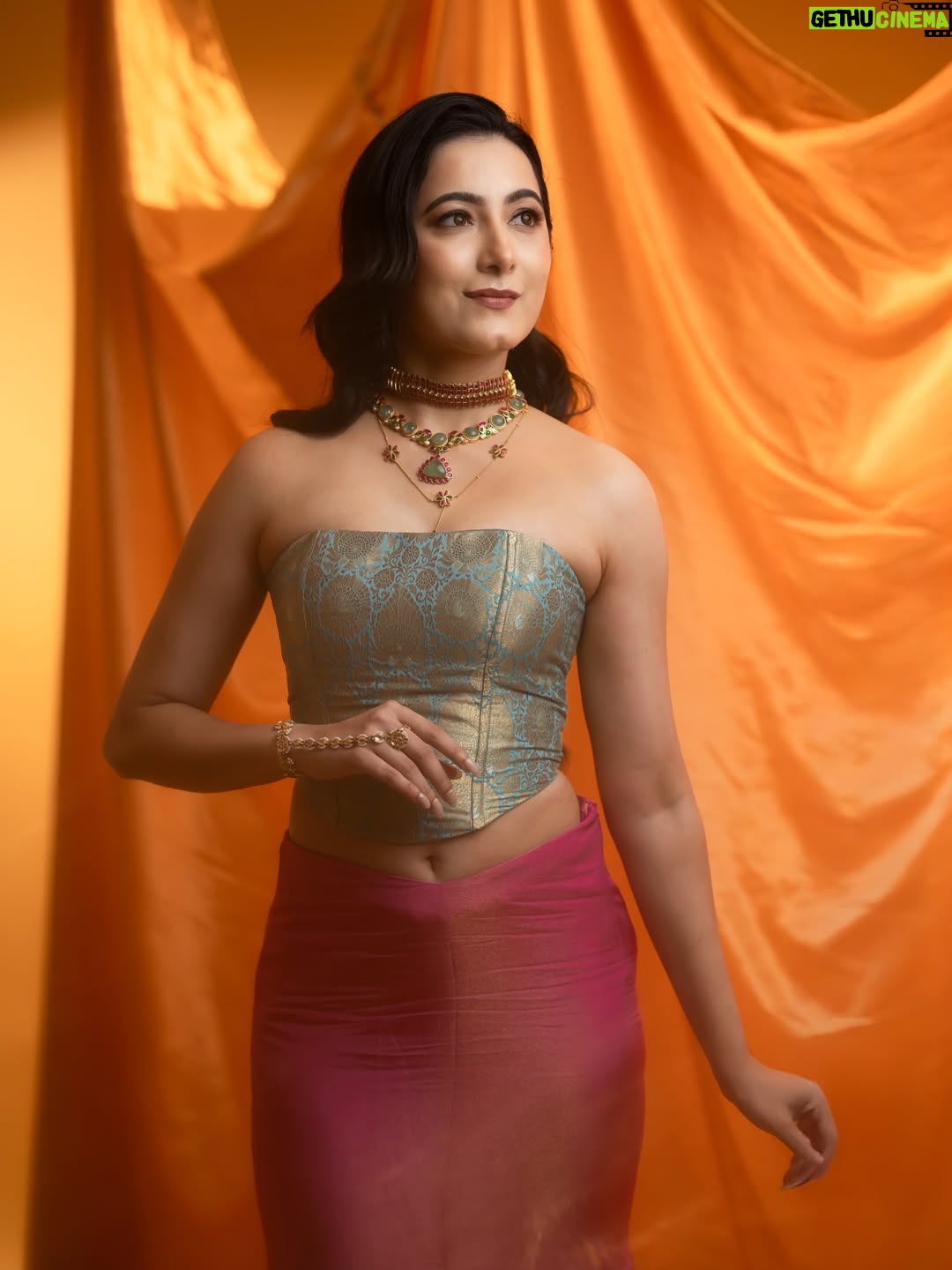 Ashvithi Shetty - 9.3K Likes - SIIMA 2025 
A tribute to the timeless grace of B. Saroja Devi , this look reimagines her elegance. 
Look details corset inspired by her iconic blouse, and a skirt drawn from the hues of her saree .An ode to her legacy, stitched into the present.

Team: 
Styling @khushi_jagadisha 
Outfit @label_anvi 
Photography @nithishayyod 
Makeup @makeoverby_roopakala 
Hair @sparkle_makeover_by_bharathi 
Studio @asdreamstudio
Nails @cosmiclashesandnails