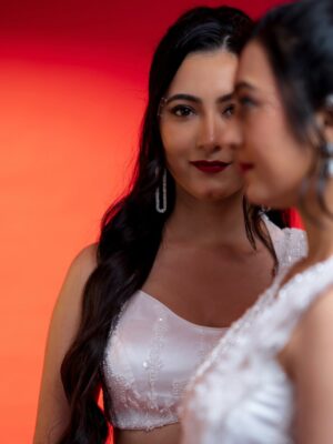Ashvithi Shetty Instagram - SIIMA 2025
A tribute to the timeless charm of Saroja Devi, this all-white look sparkles with pearls and subtle shine.
A modern take on retro elegance where purity meets grace, and classic beauty feels new again.
Team:
Styling @khushi_jagadisha
Outfit @advayabangalore
Accessories @nk_jewelshouse
Photography @nithishayyod
Makeup @makeoverby_roopakala
Hair @sparkle_makeover_by_bharathi
Studio @asdreamstudio
Bag @sachii_by_kiran
Nails @cosmiclashesandnails
