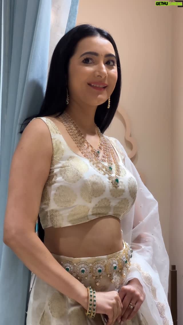 Ashvithi Shetty - 2.5K Likes - 🥰✨💫

These beautiful jewels @rasasilverjewels
Outfit @inayadesignerstudio