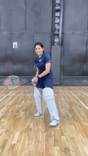 Ashwini Ponnappa Instagram - BTS 😆
.
.
.
.
#throwback #badminton #cricket #tennis #sportsmashup #badmintonwithatwist #givesyouwings #redbull #fun 😁