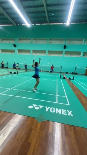 Ashwini Ponnappa Instagram - @satwik_rankireddy killing me on court 🥵 I managed to sneak in a lucky drop point towards the end though 🤪 😄
.
.
.
.
#trainingwiththeboss 😎