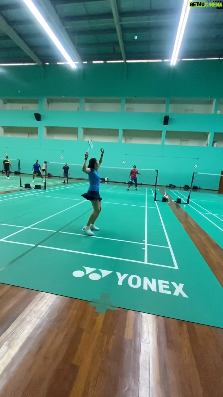 Ashwini Ponnappa - 10.4K Likes - @satwik_rankireddy killing me on court 🥵 I managed to sneak in a lucky drop point towards the end though 🤪 😄
.
.
.
.
#trainingwiththeboss 😎