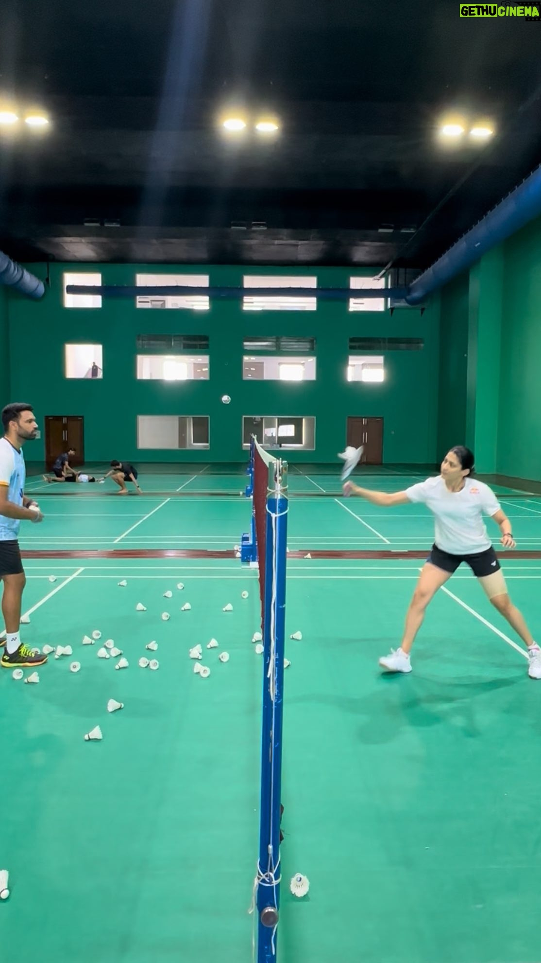 Ashwini Ponnappa - 7.6K Likes - Net Drill 🏸
.
.
.
#badminton #badmintonlovers  #badmintonindia #badmintontraining #badmintonlovers #coach #bulutangkis #badmintoncoach #badmintoncoaching #multishuttle #indianbadminton #badmintonindonesia #badmintonlife  #badmintonspecialist  #fitness #motivation #badmintonplayer  #badmintonfun  #hardwork #badmintonskills #badmintonking #throwback #badmintongame #badmintonchallenge #badmintonlove #badmintonaddict