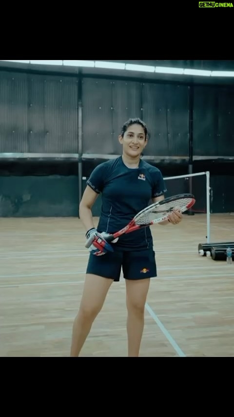 Ashwini Ponnappa - 6.3K Likes - Levelled UP Big time by adding the batting pads into the already chaotic mix 😆⬆️🔥🙌🏻 Was NOT expecting it to be so hard 😅😅
.
.
.
#badminton #cricket #tennis #sportsmashup #badmintonwithatwist #givesyouwings #redbull #fun #chaotic #alien 🤣