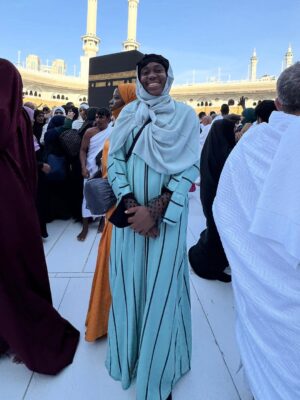 Asisat Oshoala Instagram - I feel like a kid at the Disney park 🕋📿 #umrah2025 #bucketlistunlocked🔓❤️✔️ #mashaallahماشاءالله☺️ #BiggerThanFootball #jumaahmubarak❤️