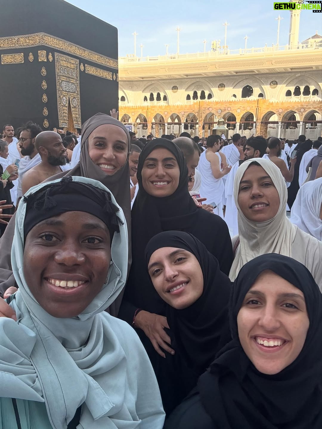 Asisat Oshoala - 190.9K Likes - I feel like a kid at the Disney park 🕋📿 #umrah2025 #bucketlistunlocked🔓❤️✔️ #mashaallahماشاءالله☺️ #BiggerThanFootball #jumaahmubarak❤️