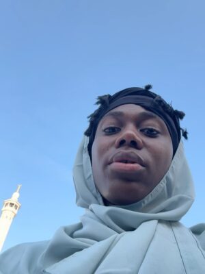 Asisat Oshoala Instagram - I feel like a kid at the Disney park 🕋📿 #umrah2025 #bucketlistunlocked🔓❤️✔️ #mashaallahماشاءالله☺️ #BiggerThanFootball #jumaahmubarak❤️