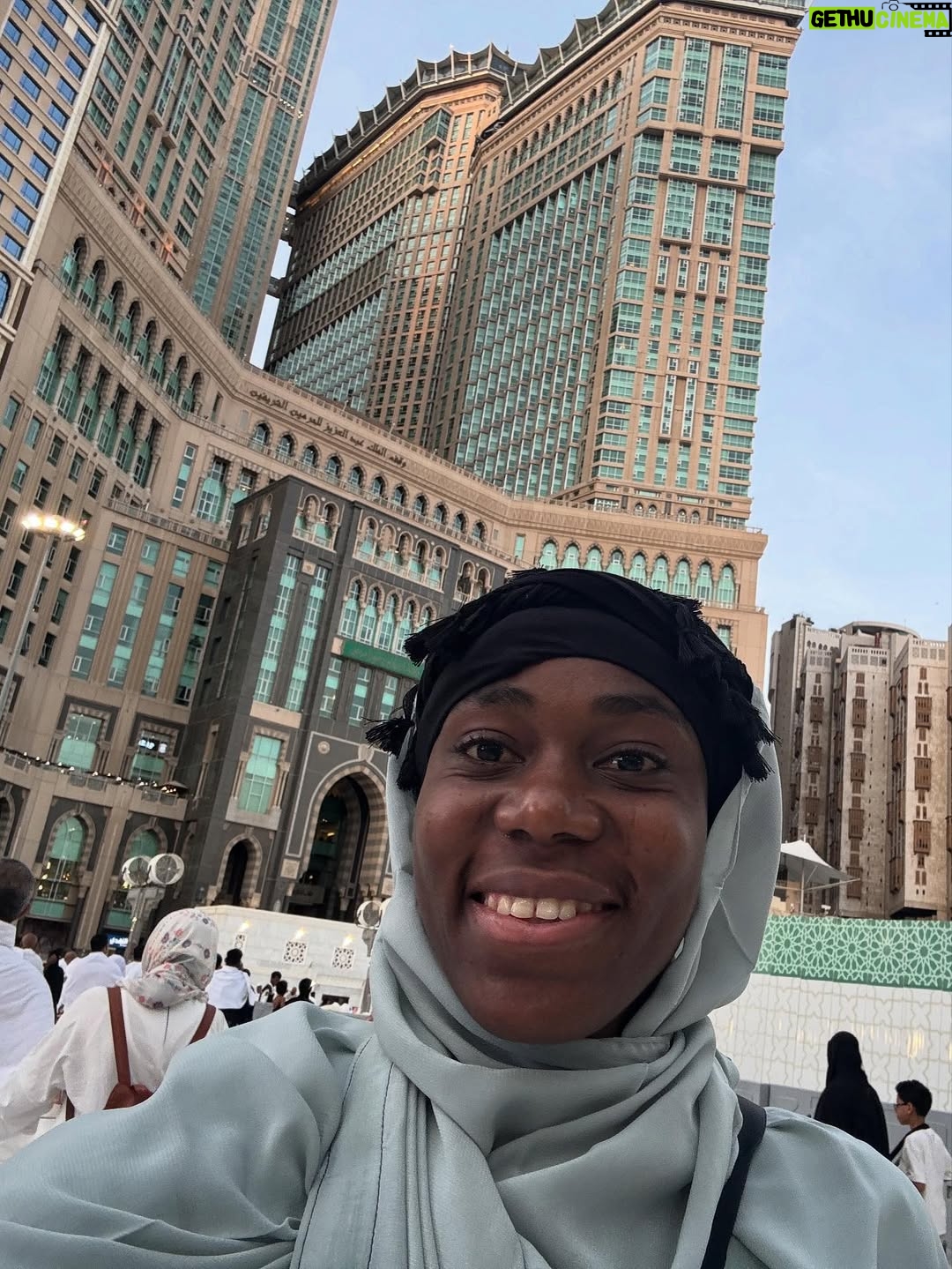 Asisat Oshoala - 190.9K Likes - I feel like a kid at the Disney park 🕋📿 #umrah2025 #bucketlistunlocked🔓❤️✔️ #mashaallahماشاءالله☺️ #BiggerThanFootball #jumaahmubarak❤️