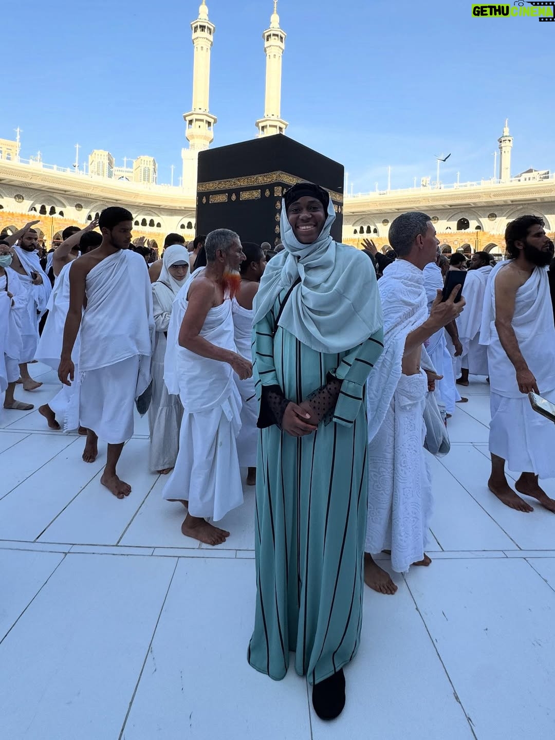 Asisat Oshoala - 190.9K Likes - I feel like a kid at the Disney park 🕋📿 #umrah2025 #bucketlistunlocked🔓❤️✔️ #mashaallahماشاءالله☺️ #BiggerThanFootball #jumaahmubarak❤️