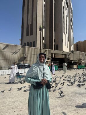Asisat Oshoala Instagram - I feel like a kid at the Disney park 🕋📿 #umrah2025 #bucketlistunlocked🔓❤️✔️ #mashaallahماشاءالله☺️ #BiggerThanFootball #jumaahmubarak❤️