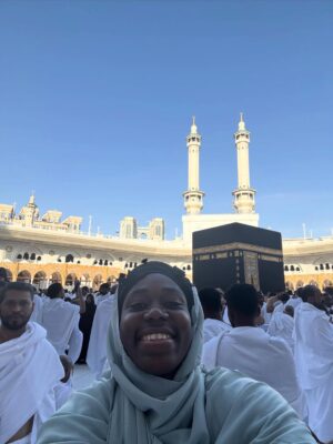 Asisat Oshoala Instagram - I feel like a kid at the Disney park 🕋📿 #umrah2025 #bucketlistunlocked🔓❤️✔️ #mashaallahماشاءالله☺️ #BiggerThanFootball #jumaahmubarak❤️