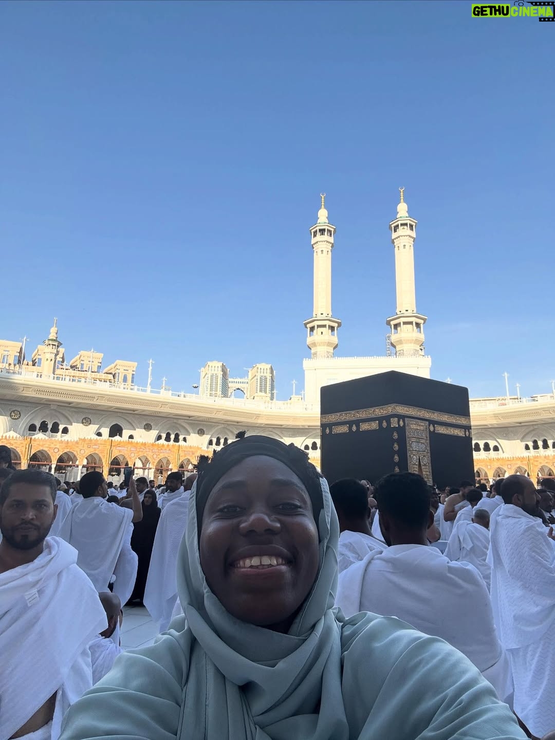 Asisat Oshoala - 190.9K Likes - I feel like a kid at the Disney park 🕋📿 #umrah2025 #bucketlistunlocked🔓❤️✔️ #mashaallahماشاءالله☺️ #BiggerThanFootball #jumaahmubarak❤️