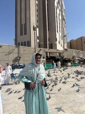 Asisat Oshoala Instagram - I feel like a kid at the Disney park 🕋📿 #umrah2025 #bucketlistunlocked🔓❤️✔️ #mashaallahماشاءالله☺️ #BiggerThanFootball #jumaahmubarak❤️