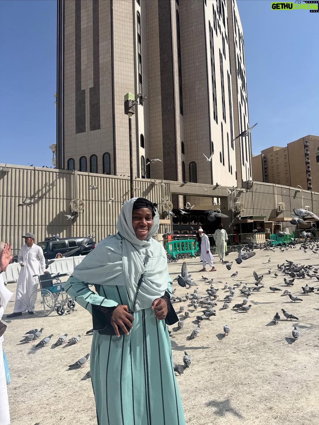 Asisat Oshoala - 190.9K Likes - I feel like a kid at the Disney park 🕋📿 #umrah2025 #bucketlistunlocked🔓❤️✔️ #mashaallahماشاءالله☺️ #BiggerThanFootball #jumaahmubarak❤️