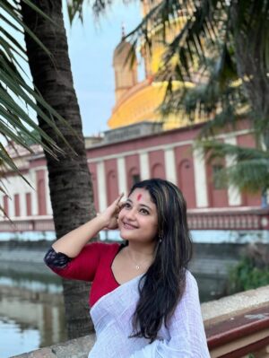 Asmee Ghosh Instagram - Pray, believe, surrender❤️
