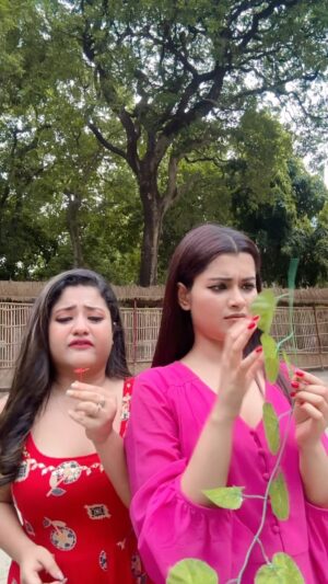 Asmee Ghosh Instagram - Just two paglis acknowledging each other’s paglami 😂❤️