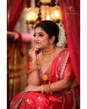 Asmee Ghosh Instagram - Woven in red❤️