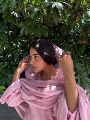 Asmeet Sehra Instagram - Qawali jehi lagdišø
Look at those little chikoos behind meš
Suit @label_ramtex