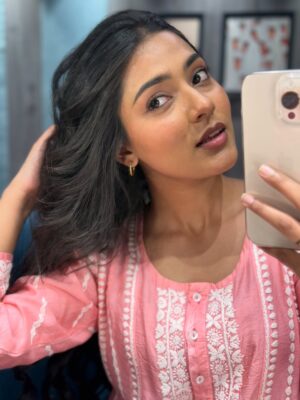 Asmeet Sehra Instagram - Bahaar is feeling like a bahaarš§š»š©·
Truly grateful to be a part of #PhapheyKuttniyaa š«¶š¼
Never imagined Iād get the opportunity to play Bahaar, it still feels surreal! This is not just a role, itās a dream come true for me. Iām beyond thankful to @jagdeepsidhu3 sir for believing in me.š¤ Also feel really lucky to have met and stood with Neeru mam, Tania mam and with the entire team.š„¹
Thankyou @prabhbainsmusic for always supporting!
Shukriya twade sareya da v ehna peyar den layi eda hi support te peyar karde rahoāØ
Bohat sara peyar,
Bahaarš©·