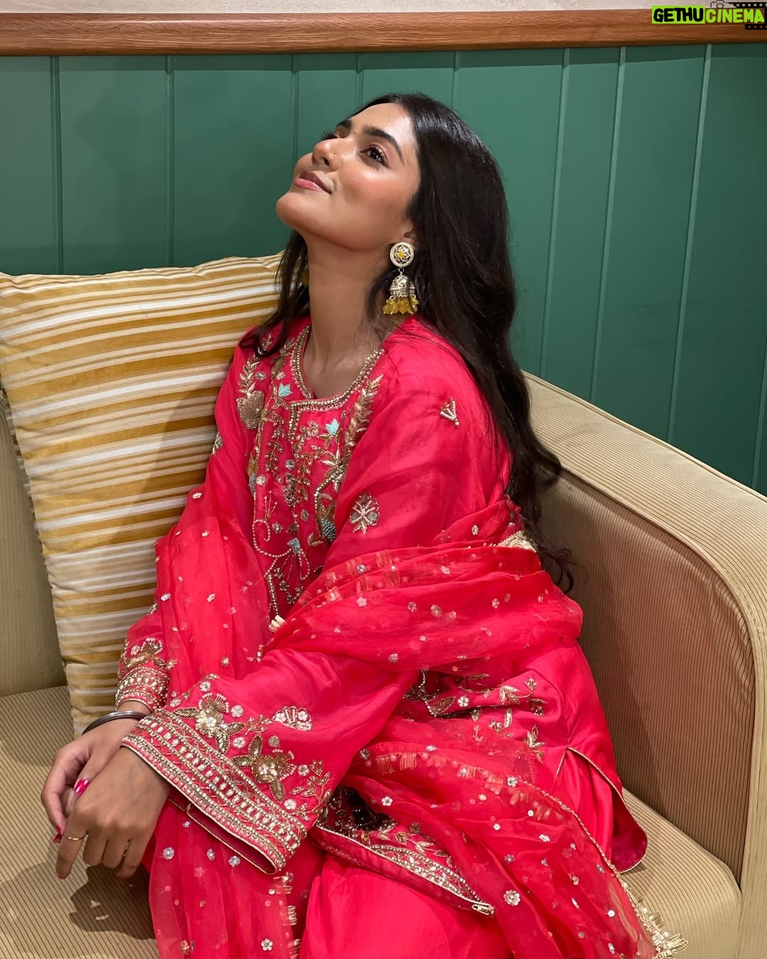 Asmeet Sehra - 2.3K Likes - Khawre ki akhan naal karne sawaal ve..🕊