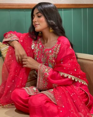Asmeet Sehra Instagram - Khawre ki akhan naal karne sawaal ve..š