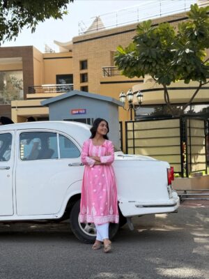 Asmeet Sehra Instagram - Bahaar is feeling like a bahaarš§š»š©·
Truly grateful to be a part of #PhapheyKuttniyaa š«¶š¼
Never imagined Iād get the opportunity to play Bahaar, it still feels surreal! This is not just a role, itās a dream come true for me. Iām beyond thankful to @jagdeepsidhu3 sir for believing in me.š¤ Also feel really lucky to have met and stood with Neeru mam, Tania mam and with the entire team.š„¹
Thankyou @prabhbainsmusic for always supporting!
Shukriya twade sareya da v ehna peyar den layi eda hi support te peyar karde rahoāØ
Bohat sara peyar,
Bahaarš©·