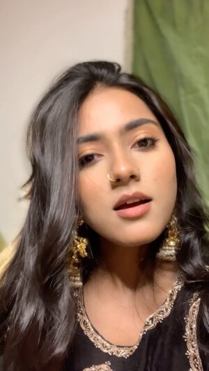 Asmeet Sehra Instagram - I love shano begum from #sunochanda so muchšš¤ also this reel was in my drafts for so long huh! So now I am posting it, achee achee comments kardena guysš« āØšŗ
#reels #reelsinstagram #reelsvideo #explorepage #punjabi #sunochanda #reelkarofeelkaro #pakistanidrama