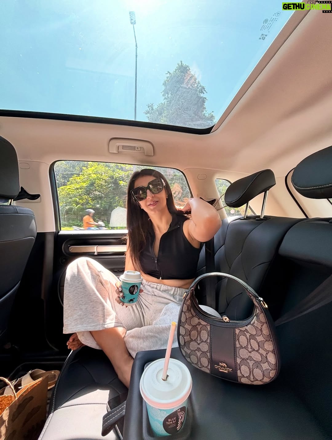 Asmita Arora - 3 Likes - Early bird gets the brew #morningcoffeerun