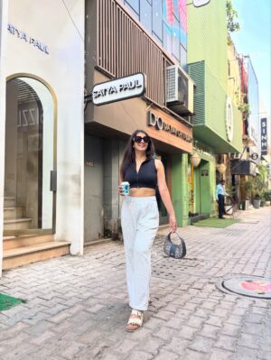 Asmita Arora Instagram - Early bird gets the brew #morningcoffeerun