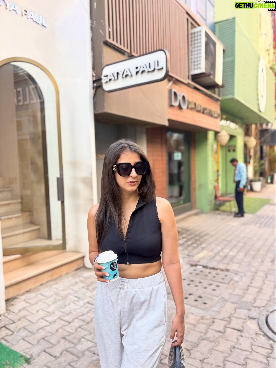 Asmita Arora - 3 Likes - Early bird gets the brew #morningcoffeerun