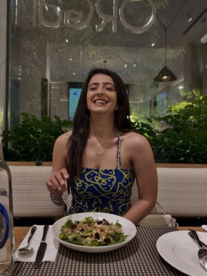 Asmita Arora Instagram - Lettuce pray this cancels out last night’s pizza🥗 @organicbistrodelhi
.
#weekendinnerplans