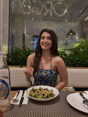 Asmita Arora Instagram - Lettuce pray this cancels out last night’s pizza🥗 @organicbistrodelhi
.
#weekendinnerplans