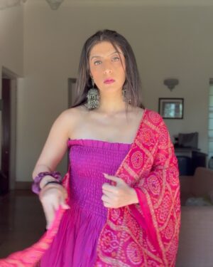 Asmita Arora Instagram - Iss pal me jeevan saara 💜🦚